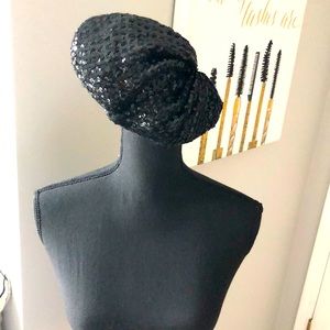 NWOT Black knit beret style winter hat with black shiny sequins